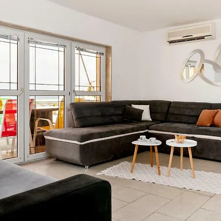 Danielle Apartment *